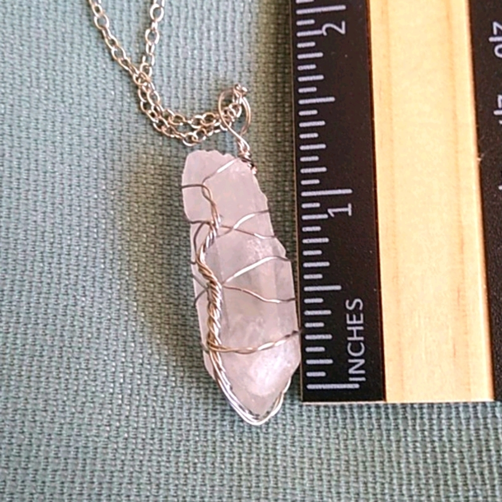 BEAUTIFUL WHITE WIRE WRAPPED CRYSTAL - Picture 3 of 7
